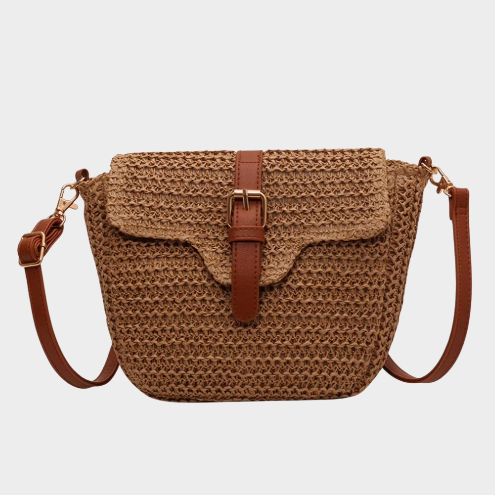 Sac en paille couleur naturelle avec rabat et boucle en cuir marron modèle Ophélie vue de face