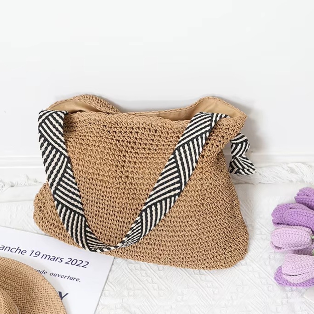 Sac en paille crochet beige avec bandoulière rayée noire et blanche modèle Bertille