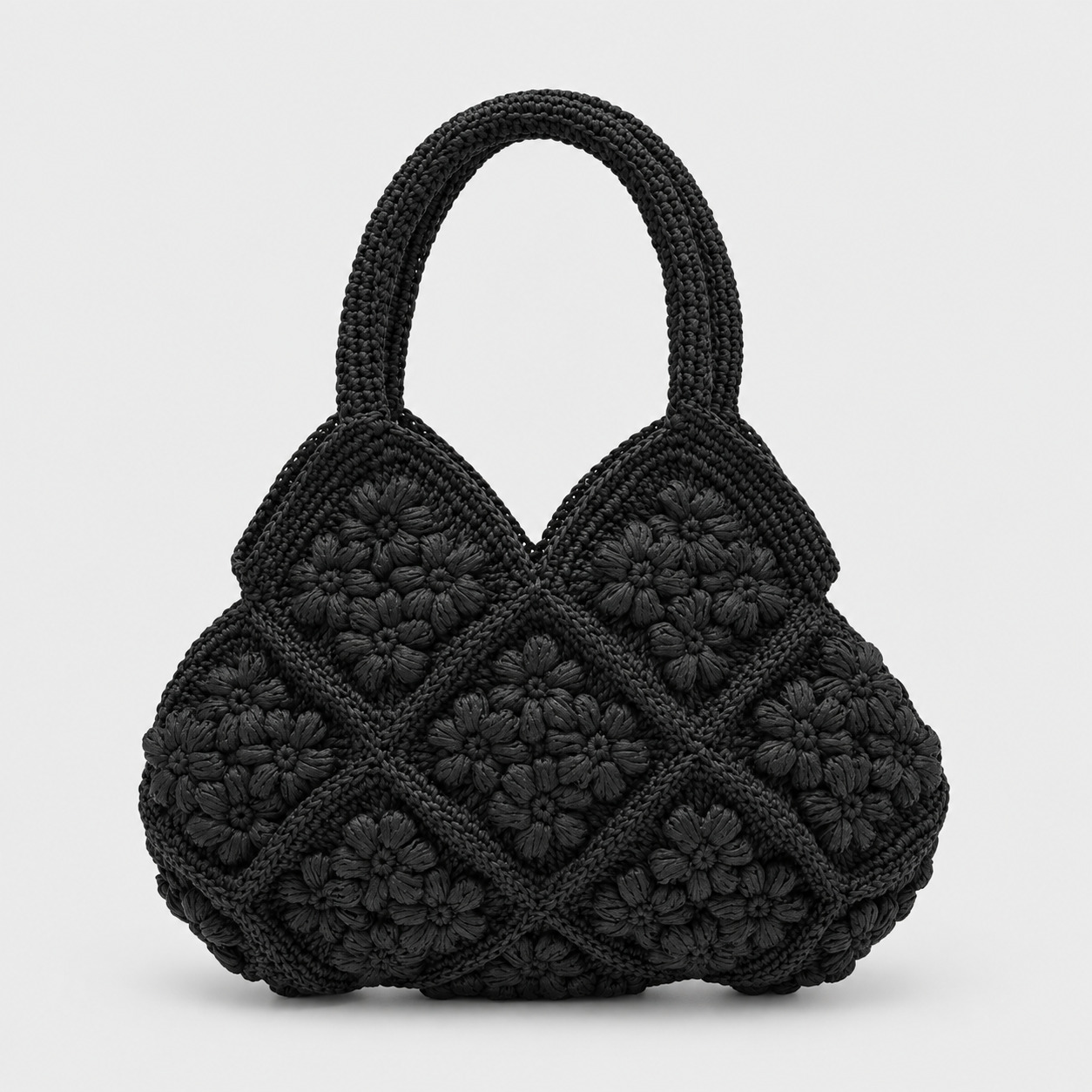 Sac en paille crochet noir avec fleurs en relief en forme demi-lune modèle Clémentine