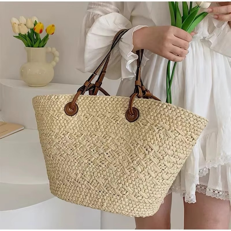 Sac en paille style français grande capacité Manon avec anses marron en cuir et tissage naturel